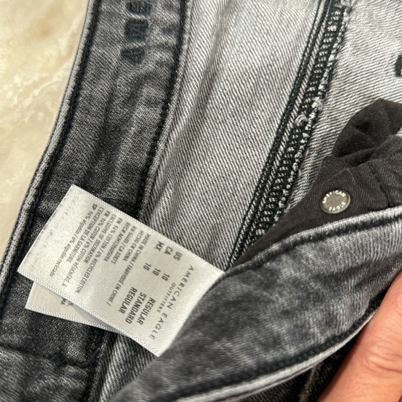American Eagle boyfriend jeans size 10 - Picture 2 of 4